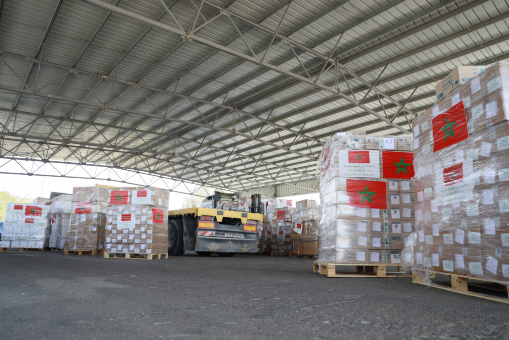 Début de la distribution des aides médicales marocaines à Gaza (vidéos)