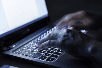 Rendez-vous en ligne et tribunaux : “La procédure est en cours de révision” (ministère)