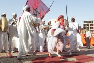 En images, la parade du Festival national des arts populaires sillonne la ville de Marrakech