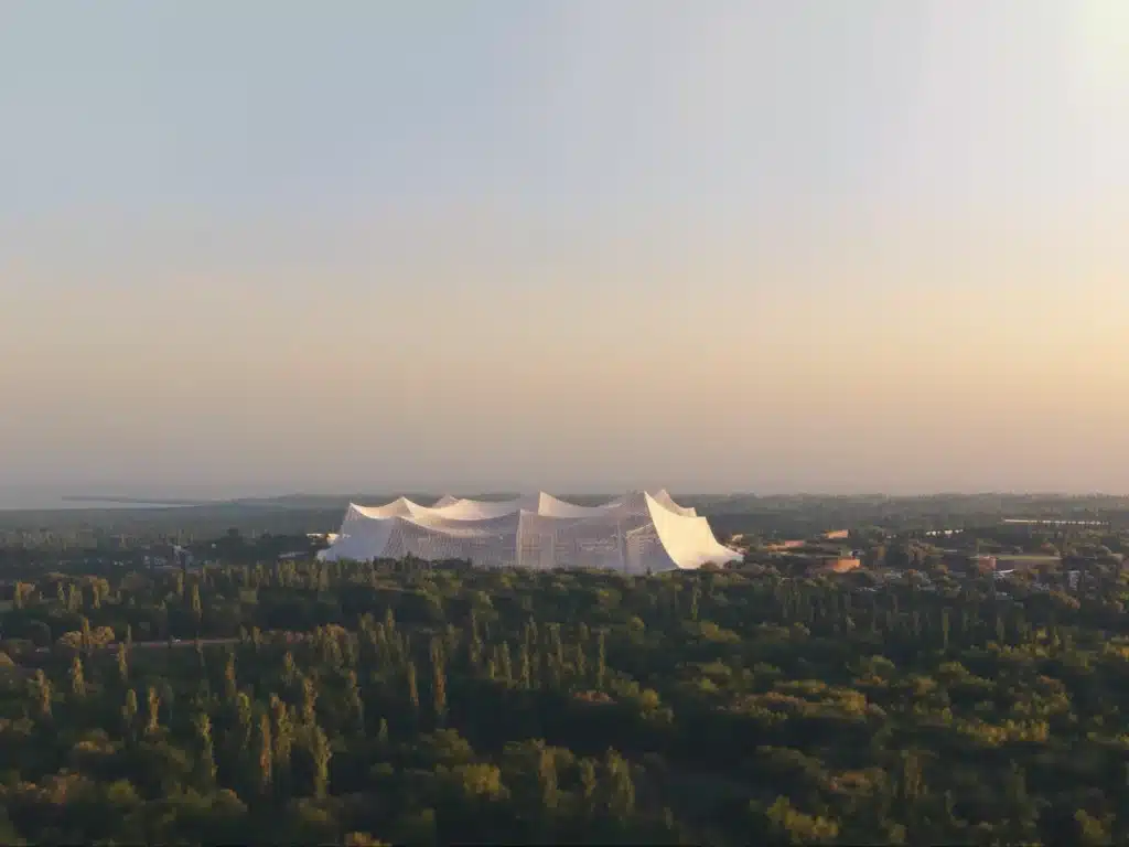 Stade Hassan II à Casablanca. Nouvelles images et explications du cabinet Populous