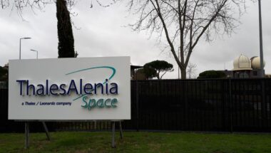 Un protocole d’accord entre Panafsat et Thales Alenia Space pour le premier satellite géostationnaire du Maroc