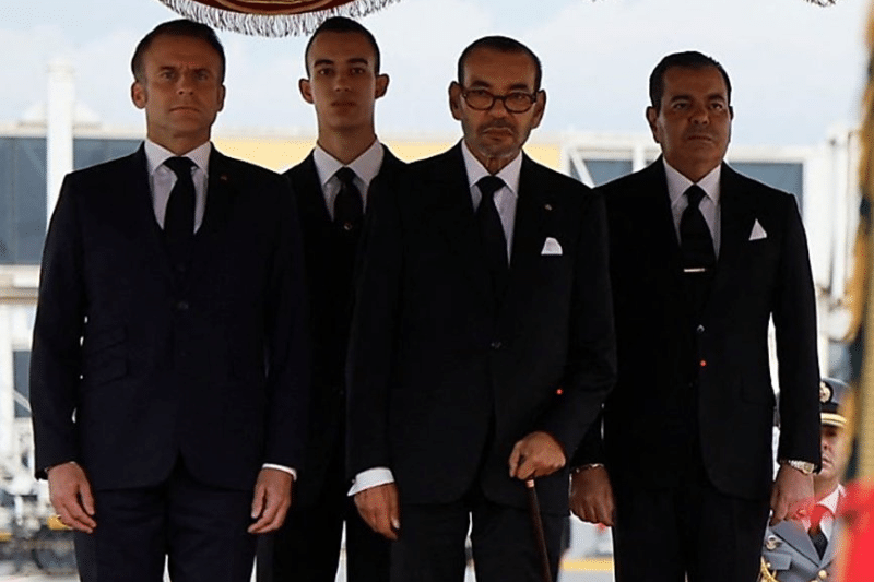 Retour en images sur le premier jour de la visite d'État d'Emmanuel Macron au Maroc
