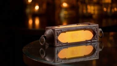 Au Four Seasons Resort Marrakech, une bûche inspirée des lanternes de Marrakech