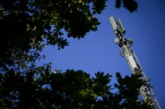 Appel d'offres imminent pour la 5G : les opérateurs prêts, mais quelles implications pour le marché des télécoms ?