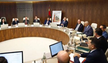 Aziz Akhannouch préside une réunion de suivi de la mise en œuvre de la loi sur les peines alternatives