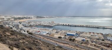 Des bactéries marines dégradent les plastiques : une première étude africaine signée par des chercheurs marocains