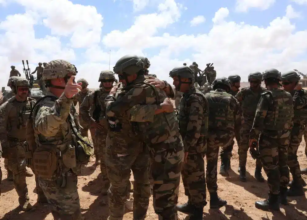 Tirs au sol, coordination dans les airs : le début des manœuvres African Lion 2025 en images