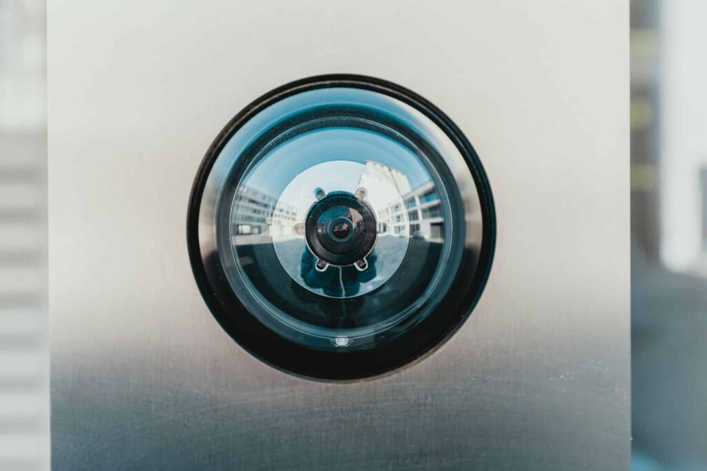 Voyeurisme. 5 ans de prison pour des caméras cachés dans un Airbnb