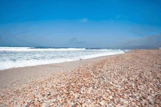 Kariat Arekmane : l'unique plage aux coquillages au Maroc