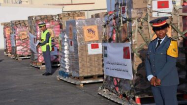 Les Palestiniens à Gaza saluent l’aide humanitaire et médicale envoyée par le Maroc (membre de l’OLP)
