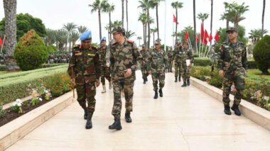 L’Inspecteur général des FAR s'entretient avec le commandant de la Minurso