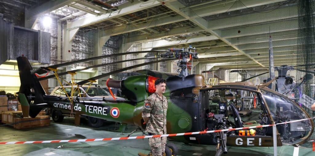 Le Tonnerre, deuxième plus grand bâtiment de la Marine française, fait escale à Casablanca