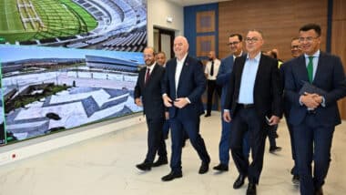 Le président de la FIFA en visite au Grand Stade de Tanger