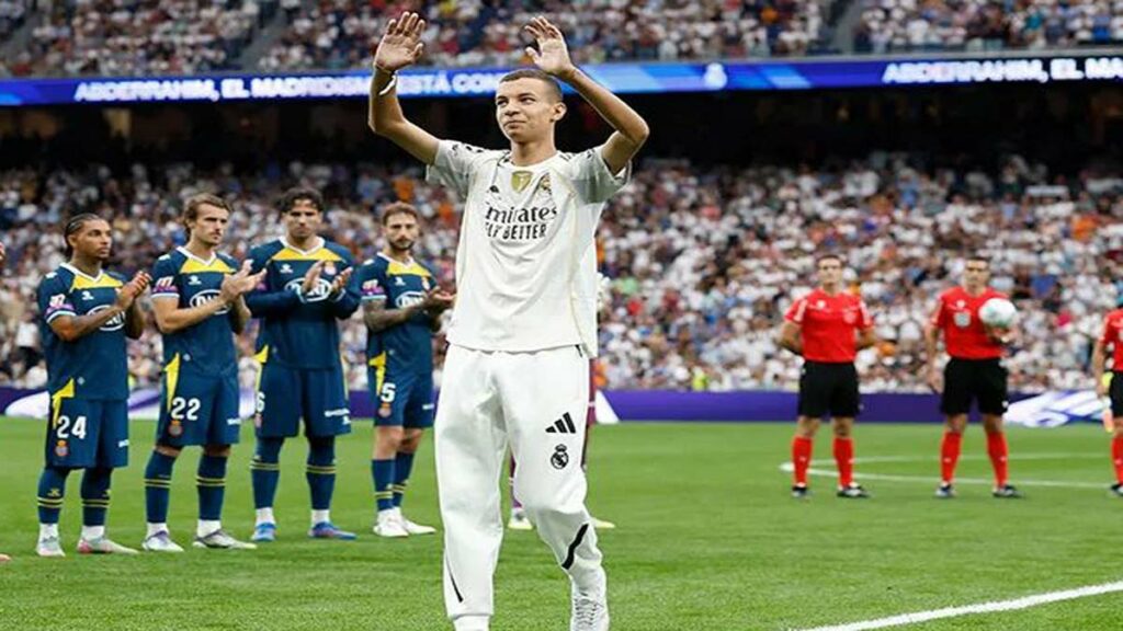 l’hommage émouvant du Real Madrid à Abderrahim Ouhida, un jeune Marocain rescapé du séisme d’Al Haouz