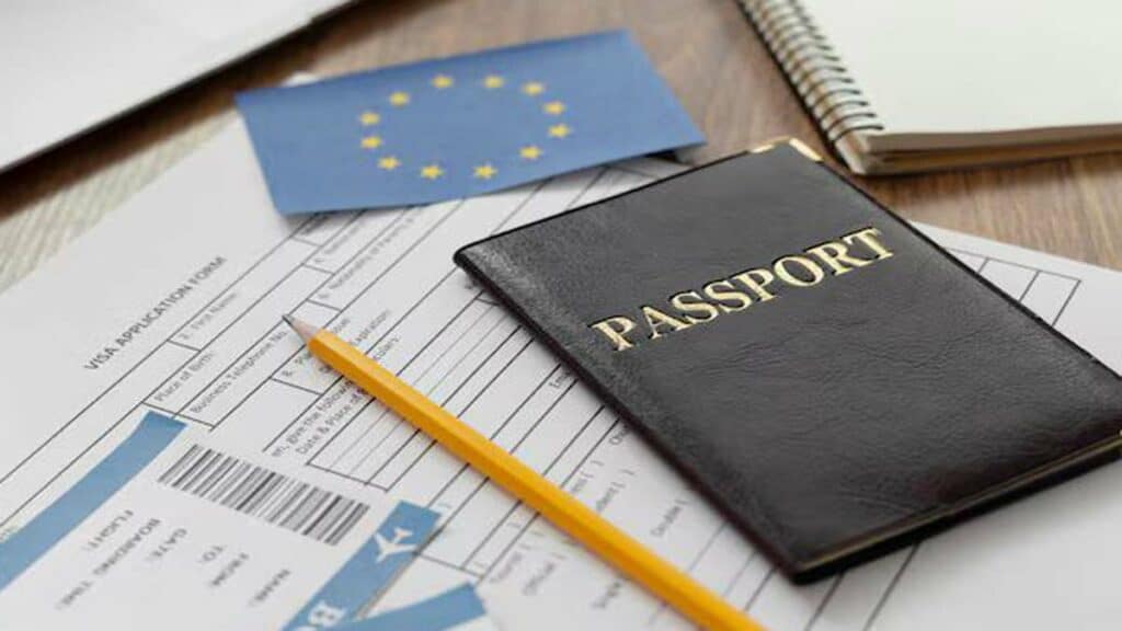 Dispositif automatisé d'enregistrement électronique des entrées et sorties pour les voyageurs de pays tiers, qui remplacera les tampons de passeport.