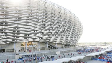 Où l'on apprend que Populous est le concepteur du Stade Moulay Abdellah