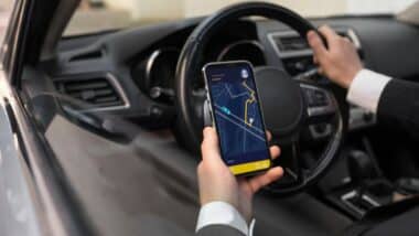 La question de la régulation des applications VTC refait surface, le ministère réagit
