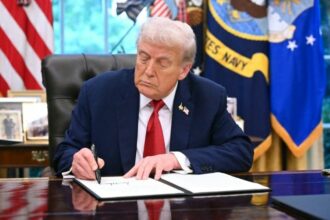 Trump annonce des droits de douane supplémentaires de 100% contre la Chine