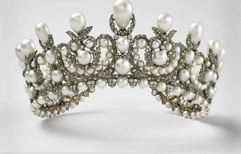 Le musée du Louvre cambriolé, 8 bijoux d'une &ldquo;valeur inestimable&rdquo; dérobés