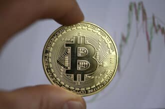 Le bitcoin retombe vers ses niveaux d’été et efface cinq mois de hausse