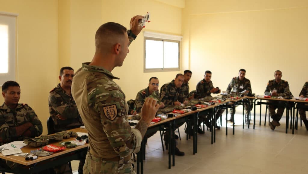 Cadres des FAR en formation aux soins médicaux de combat avec l’armée belge
