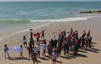 100 km à la nage dans la lagune de Dakhla pour célébrer la Marche verte : un exploit sportif majeur
