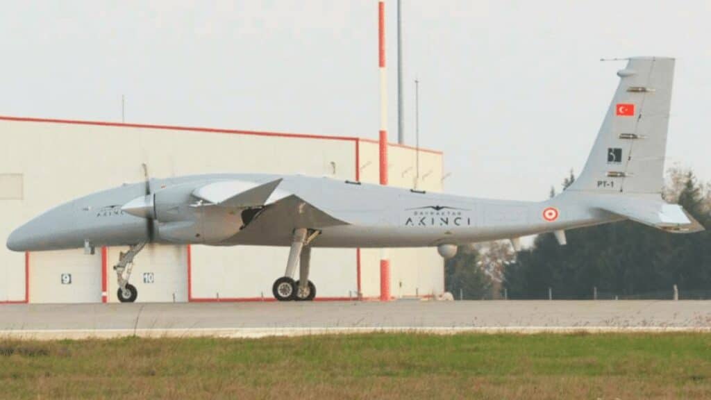 Formation de techniciens marocains formés par Baykar et BlueBird pour la nouvelle industrie de drones de défense à Benslimane
