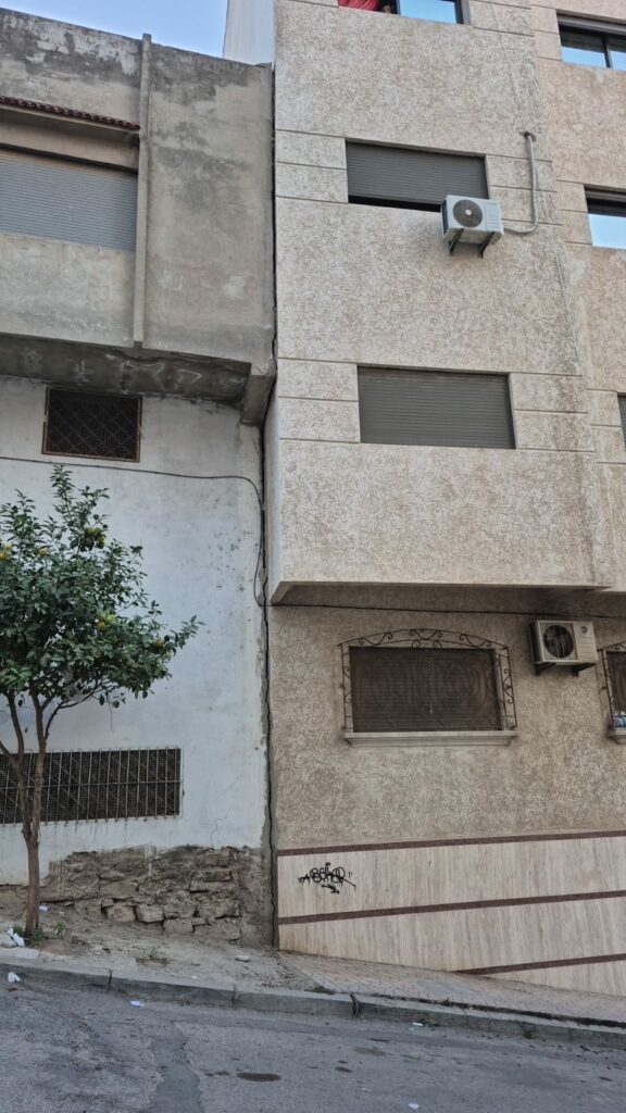 Tétouan : des fissures terrestres inquiètent les habitants du quartier Al Hamama