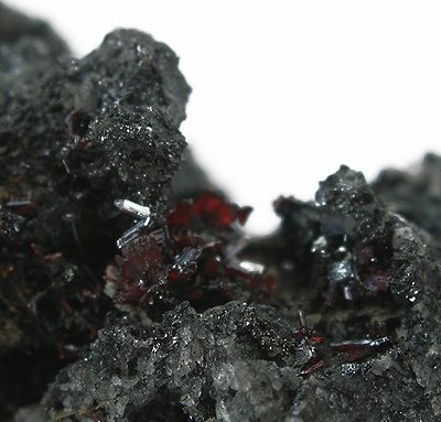 Les trésors oubliés d'Aouli et Mibladen : quand la recherche de minéraux fait vivre une population oubliée