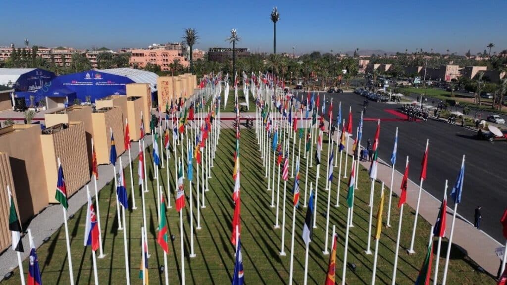 La DGSN signe un show de drones spectaculaire pour la 93ᵉ AG d’Interpol à Marrakech