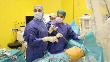 Première chirurgie thoracique robotisée réalisée au Maroc par le Dr Nora Taqani au Centre International d’Oncologie de Casablanca - Groupe Akdital