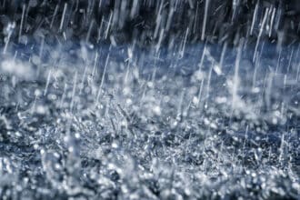 Chutes de neige, averses orageuses, fortes rafales de vent et temps froid dès ce lundi