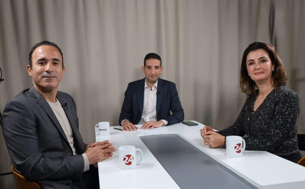 Sami Romdhane, Country Manager de VISA Morocco et Hanae Ben Driss, Managing Director de Switch Al Maghrib, dans l'émission "Zone Franche" pour analyser la situation des paiements et l'expérience des fans durant la CAN 2025.