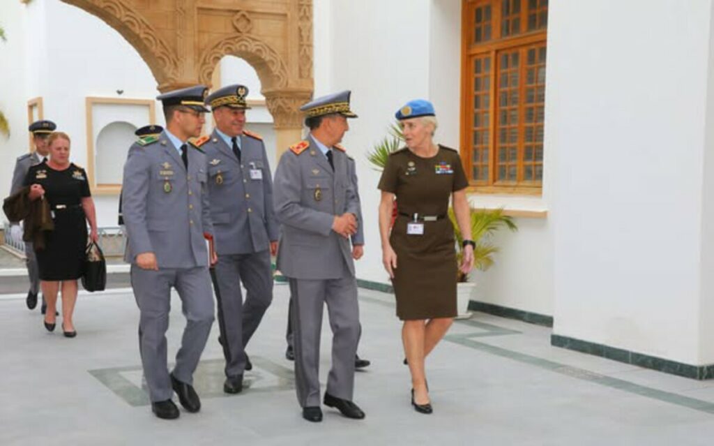 le Général de Corps d’Armée Mohammed Berrid et la Générale Cheryl Pearce.