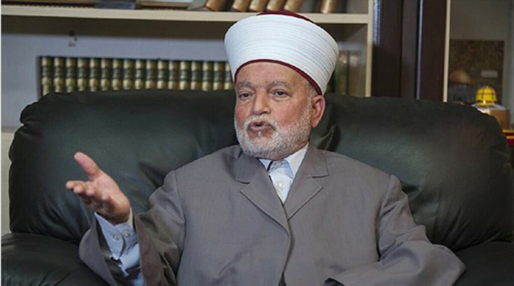 Le Grand Mufti d'Al-Qods et de la Palestine, imam de la mosquée Al-Aqsa, Cheikh Muhammed Hussein.