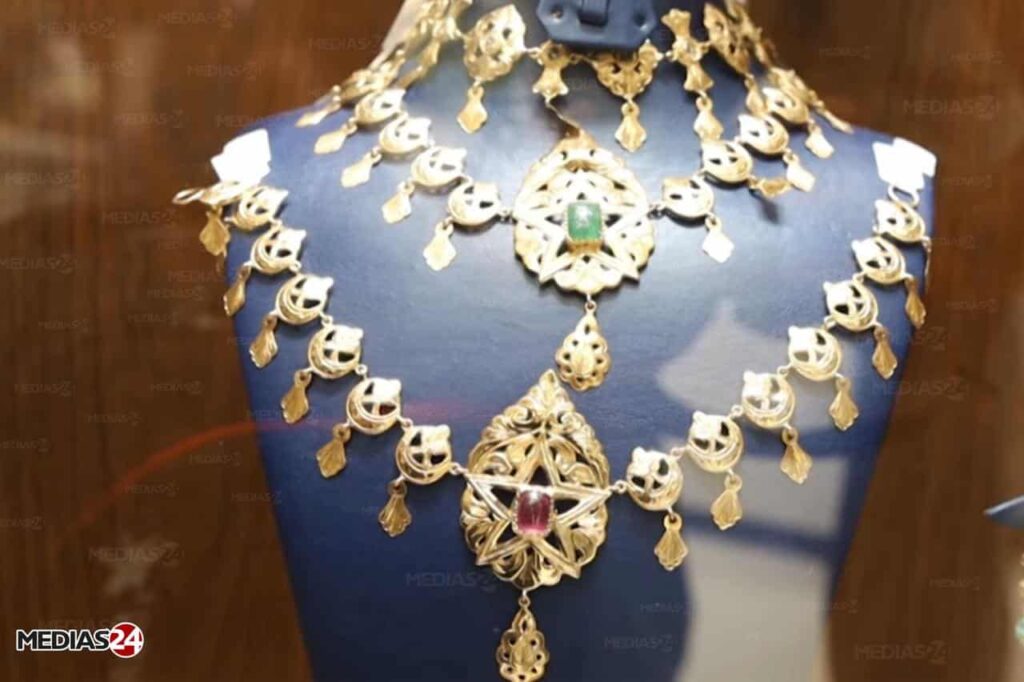 Les bijoutiers réunis avec le secrétaire d’État chargé de l’Artisanat.