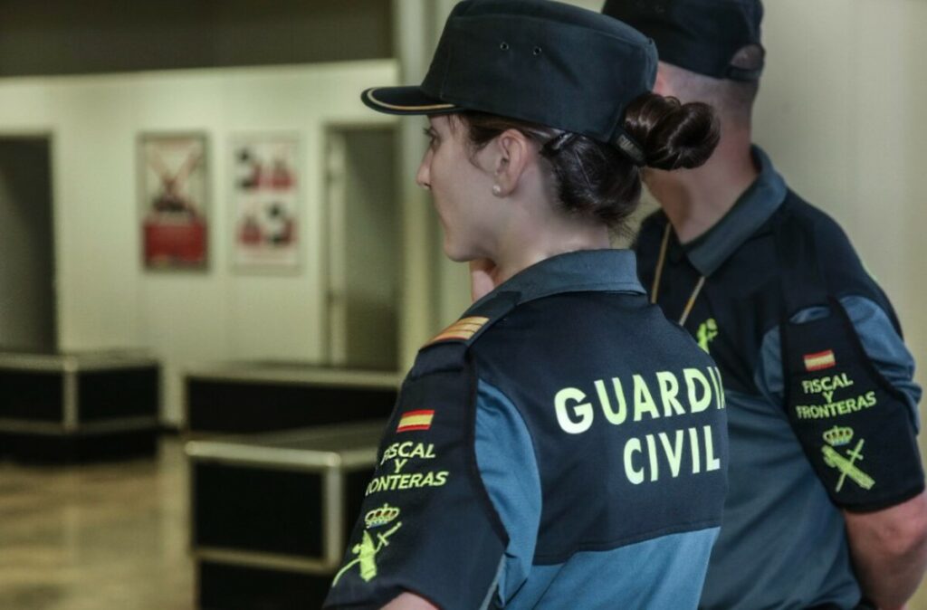 La Garde civile espagnole a démantelé, au port d’Alicante, un réseau spécialisé dans l’exportation frauduleuse de véhicules volés du Maroc vers l’Algérie.