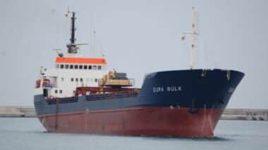 Cargo panaméen submergé au large de Laâyoune : l’équipage sain et sauf