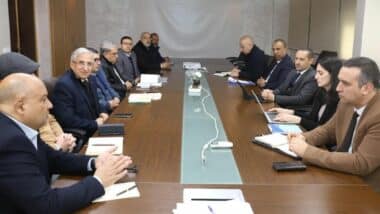 Ouverture du capital des pharmacies : le ministre de la Santé rassure les professionnels