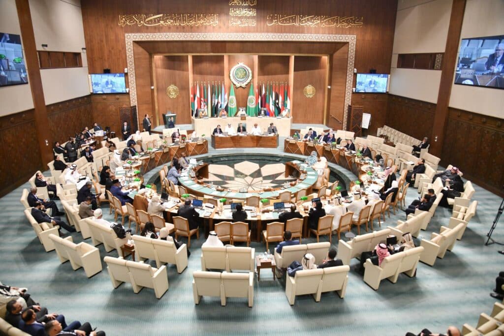 Moyen-Orient : face aux attaques iraniennes, le Parlement arabe appelle à une réponse ferme