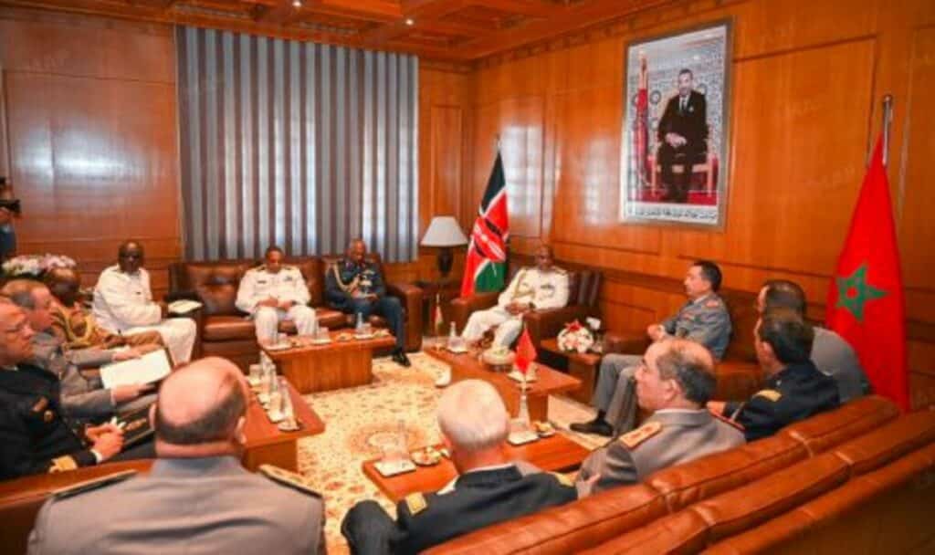 Le Général de Corps d’Armée Mohammed Berrid accueille le Chef d’État-Major kényan.