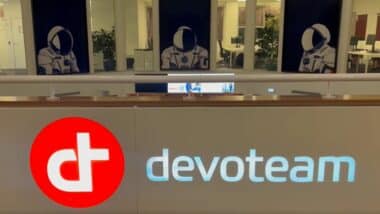 Devoteam Maroc s’allie à Inteqy pour imposer une IA sous contrôle humain dans les grandes entreprises