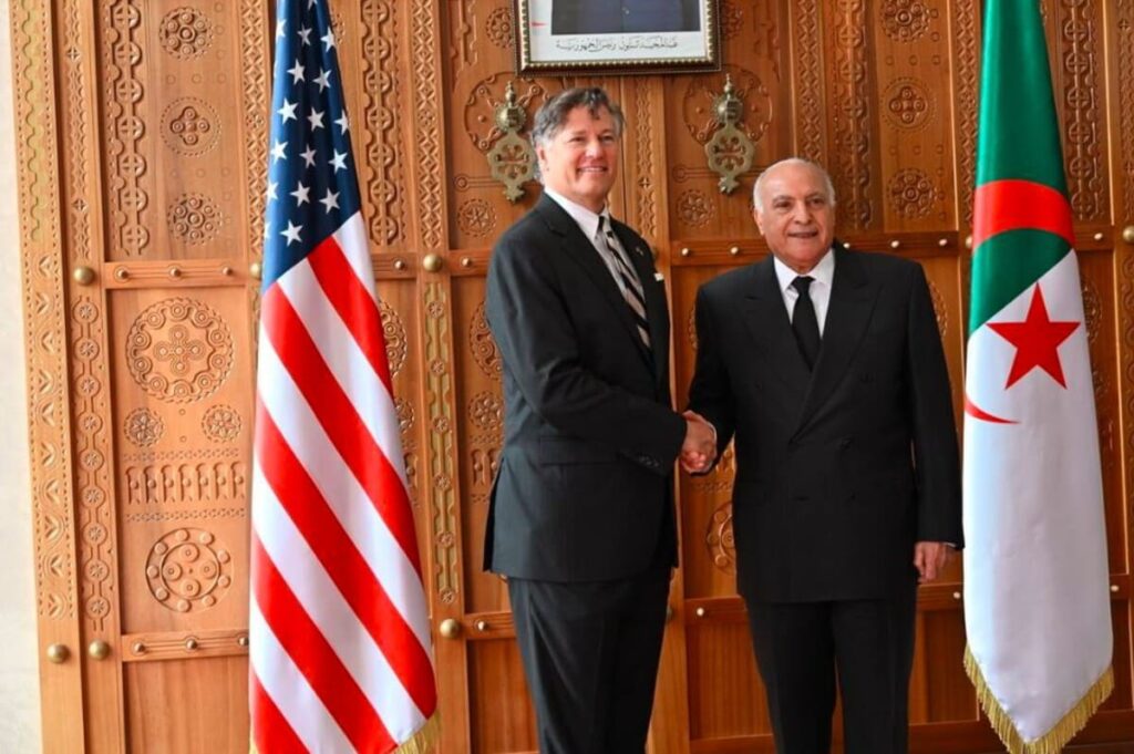 Christopher Landau à Alger : le Sahara marocain au cœur des échanges.