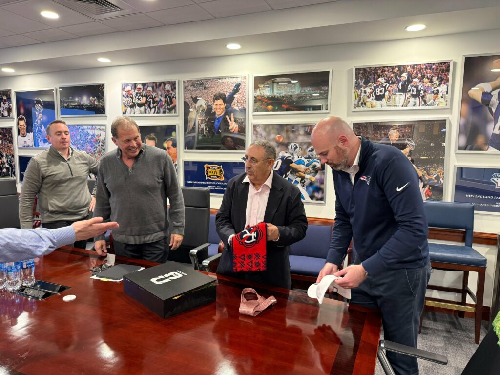 Diplomatie sportive : Youssef Amrani inspecte les stades du Mondial 2026 aux États-Unis