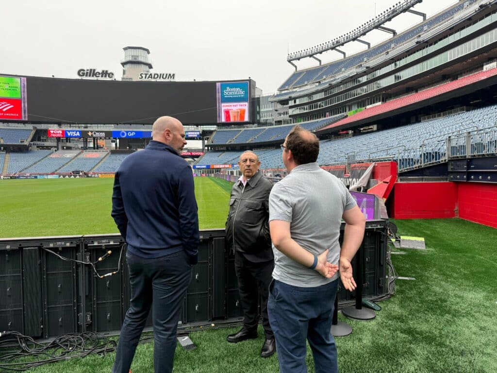 Diplomatie sportive : Youssef Amrani inspecte les stades du Mondial 2026 aux États-Unis